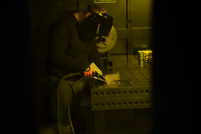 Welding in the FANTECH LWS 4.0 OPTIMAL laser workstation