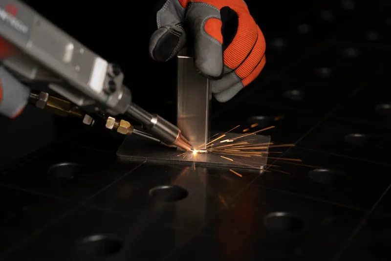 Fillet weld of stainless steel box section to sheet